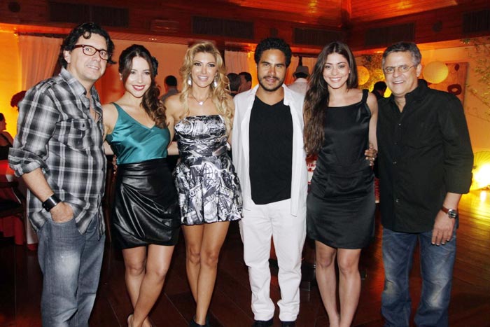 Edson Spinello, Renata Dominguez, Antônia Fontenelle, Marcos Bravo e Carol Castro