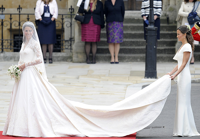 Kate Middleton chega a Abadia de Westminster 