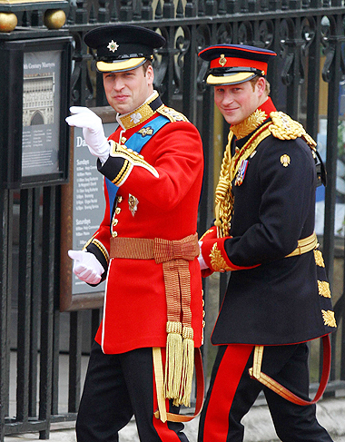 Príncipe William e Príncipe Harry chegam juntos