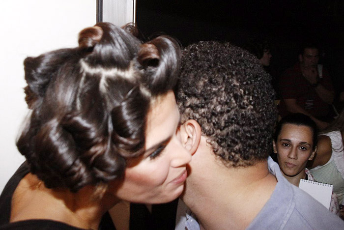 Raica e Ronaldo se cumprimentaram com um beijo no rosto 