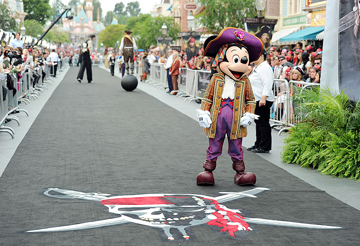Piratas do Caribe 4 teve a pré-estreia na Disneylândia