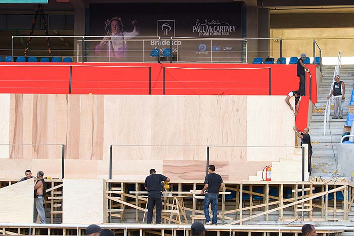 Palco de Paul McCartney começa a ser montado, no Rio