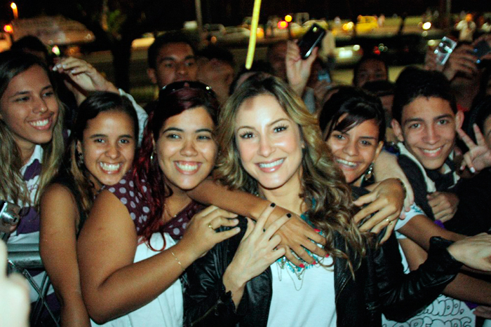 Fãs comemoram o show de Claudia Leitte no Rock In Rio