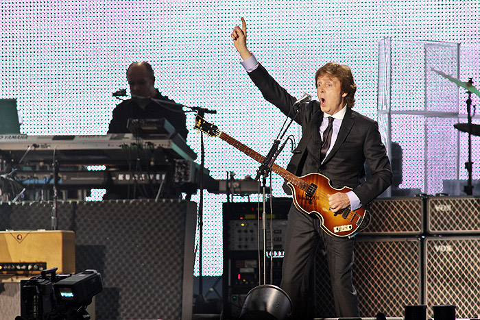 Famosos curtem o 2º Show de Paul McCartney.Álbum de Fotos!