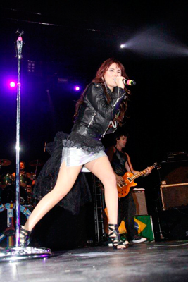 Dulce Maria empolgo público carioca no show Extranjera On Tour 2011