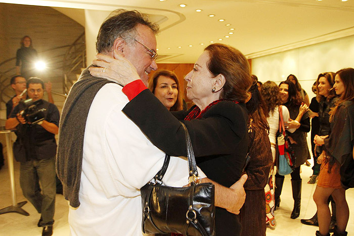 Fernanda Montenegro cumprimentou Gabriel Vilella