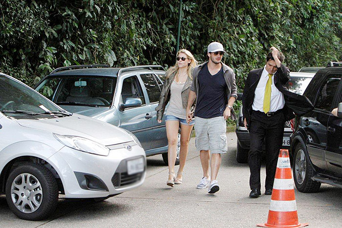 Alexandre Pato e Barbara Berlusconi foram para o Corcovado acompanhados por segurança