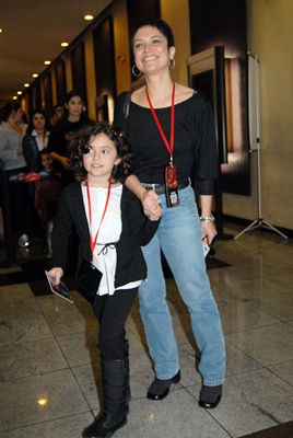 A jornalista Sandra Annenberg também apareceu com a filha Elisa