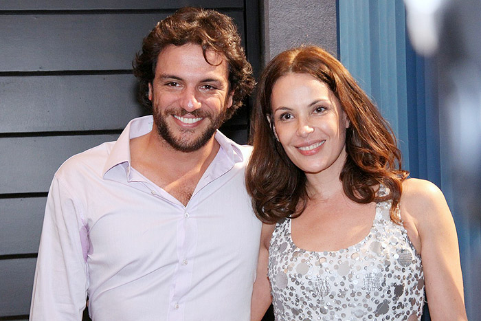 Rodrigo Lombardi e Carolina Ferraz tiraram fotos