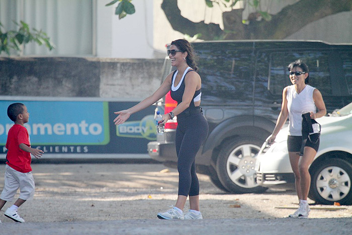Juliana Paes encerra a semana malhando, no Rio