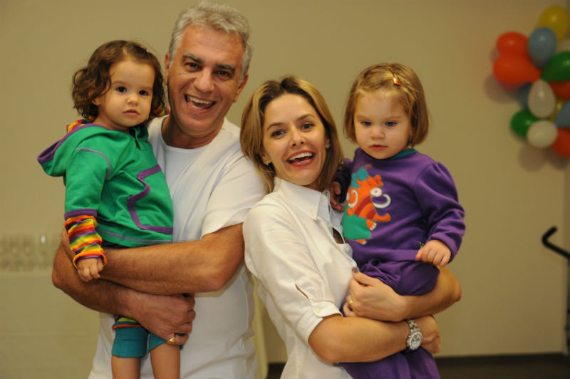 Sofia, Eduardo Menga, Bianca Rinaldi e Beatriz na festa de aniversário do empresário