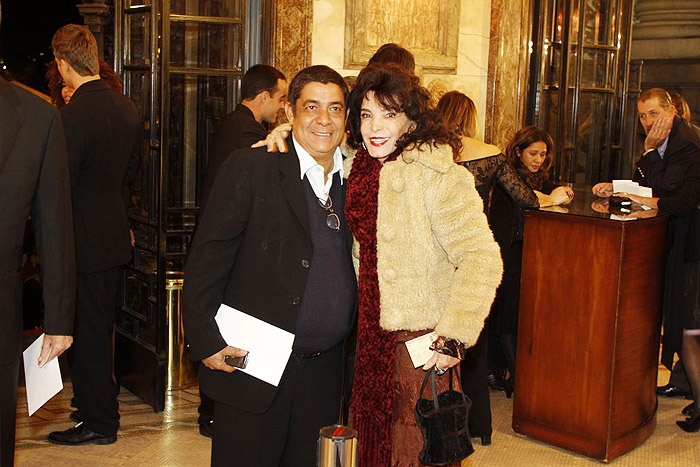 Zeca Pagodinho e a atriz Lady Francisco