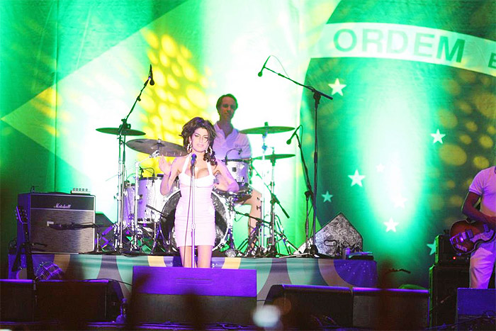 Morre Amy Winehouse: Relembre momentos de Amy no Brasil