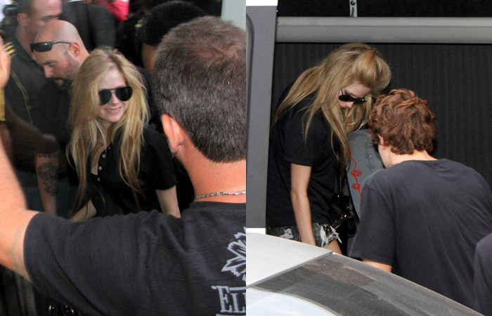 Avril Lavigne almoça com o namorado, no Rio - agnews