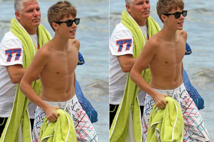 Justin Bieber curtindo um dia de praia