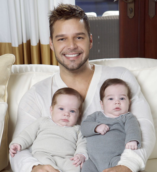 Ricky Martin com os filhos