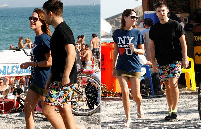 Júlia Almeida caminha vestindo camiseta 