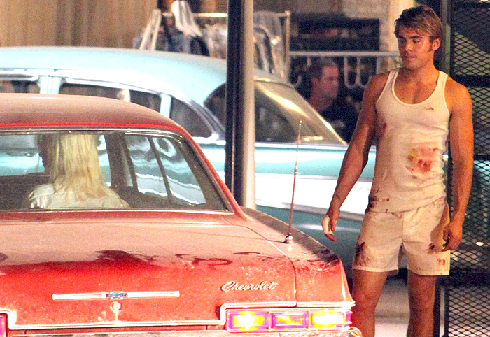 Zac Efron filma de cueca ao lado de Nicole Kidman