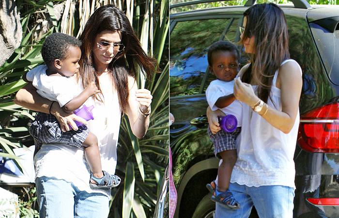 Sandra Bullock passeia com o filho Louis em Los Angeles - Grosby