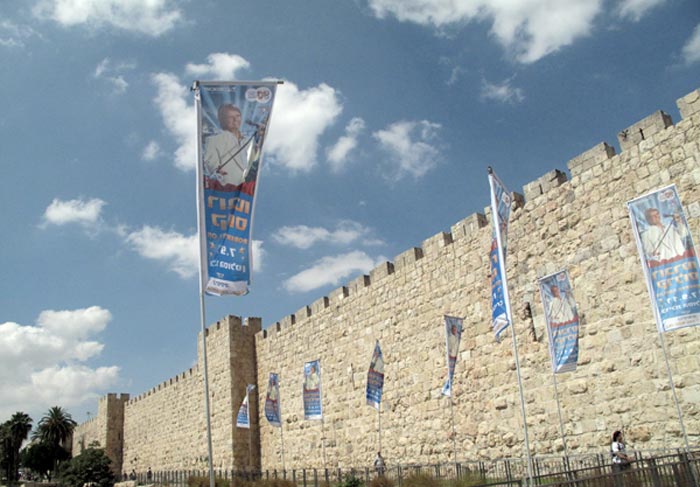 Só dá Roberto Carlos nas Muralhas e ruas de Jerusalém O Fuxico - Foto: Claudia Shembri