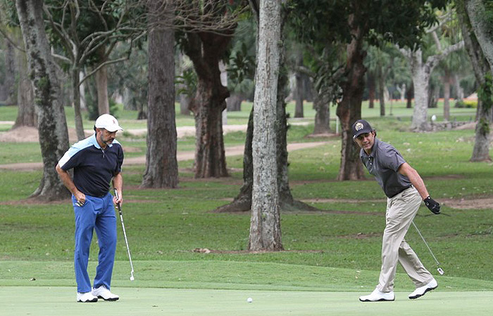 Marcos Pasquim e Humberto Martins jogam golfe na Barra da Tijuca