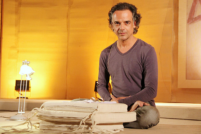 Ângelo Antônio leu trechos de livros para o público da Bienal do Livro