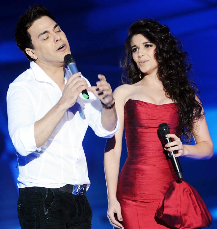 Zezé divide o palco com Paula Fernandes