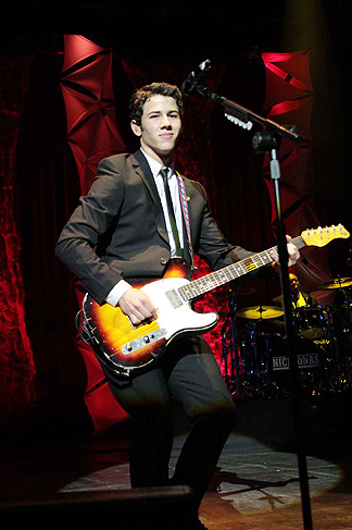 Nick Jonas desembarcou no Brasil com sua turnê solo