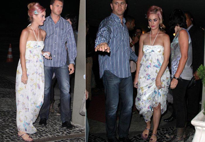 Katy Perry prova o churrasco brasileiro  O Fuxico Foto:AgNews