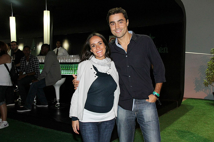 Ricardo Pereira e a esposa Francisca, que está grávida, também foram conferir as atrações do Rock In Rio
