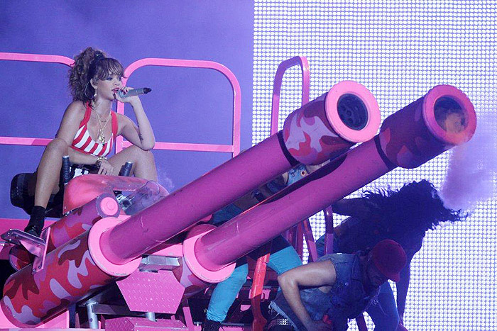 Rihanna agita a galera do Rock in Rio no 1º dia de festival