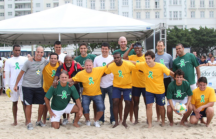 Ricardo Pereira e Thiago Rodrigues participam de futebol beneficente no RJ