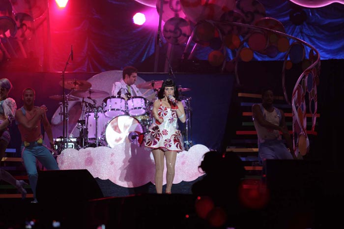 Katy Perry encanta platéia paulistana com sua turnê Teenage Dream