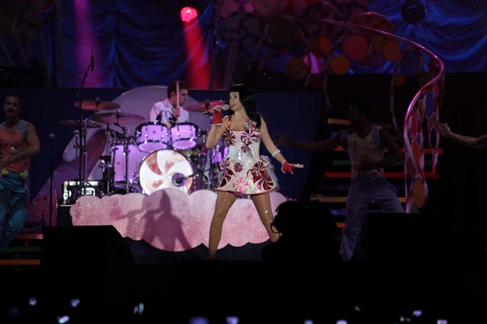 Katy Perry encanta platéia paulistana com sua turnê Teenage Dream