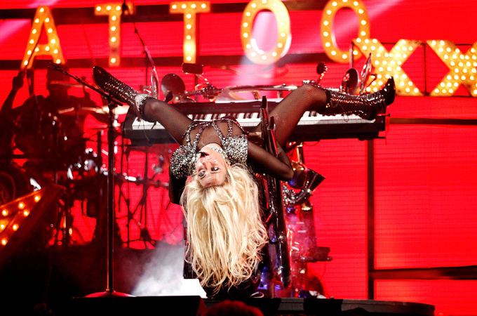  Lady Gaga presta homenagem a fã morto, durante show em Las Vegas - Getty Image