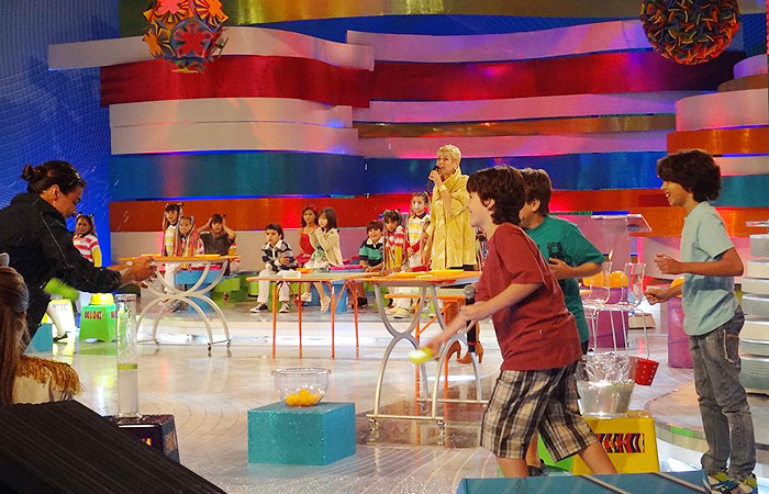 Xuxa grava especial com elenco infantil da Globo