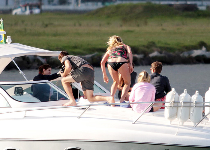 Kesha passeou de barco