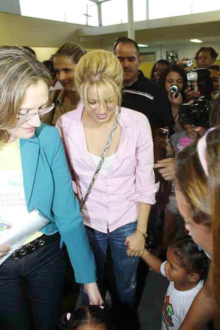 Shakira conversou com os alunos
