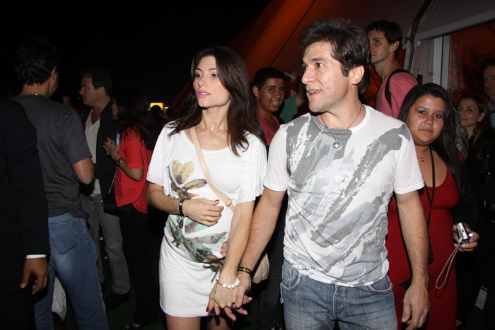 Rock in Rio: Daniel cobre a mulher de cuidados O Fuxico Foto:AgNews