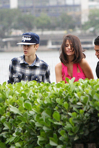  Justin Bieber e Selena Gomez fazem passeio de helicóptero pelo RJ