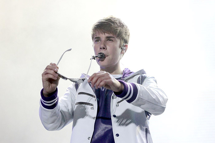 Justin Bieber leva fãs ao delírio em seu show no Rio