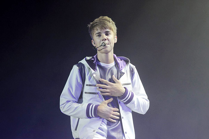 Justin Bieber leva fãs ao delírio em seu show no Rio