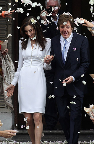 Paul McCartney e Nancy Shevell se casam em Londres