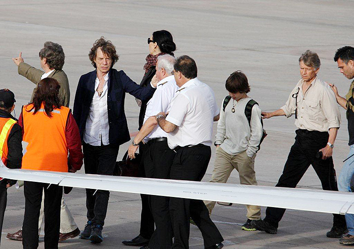 Mick Jagger viaja para Cuzco com seu filho, Lucas. 