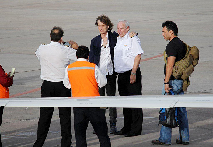 Mick Jagger viaja para Cuzco com seu filho, Lucas. 