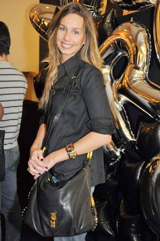 Linda, Fernanda Lima brilha em inauguração da loja Marc Jacobs, em SP. Álbum de Fotos!