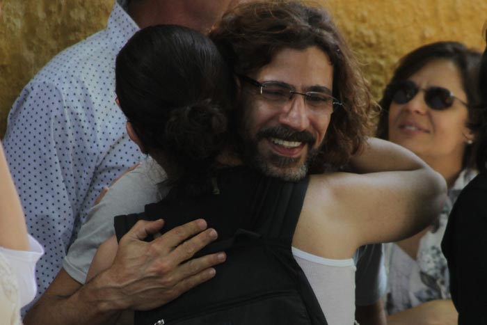 Leonardo Bricio - Amigos se despedem do ator Bernardo Jablonski em velório realizado no Teatro O Tablado