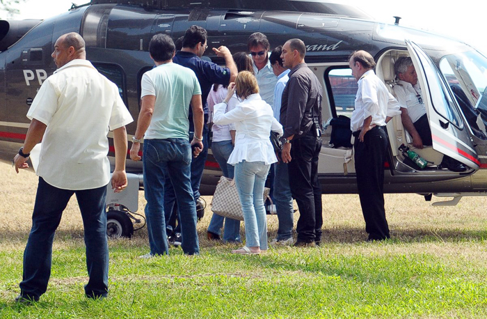 Hebe e Roberto Carlos se encontram em leilão, no interior de SP