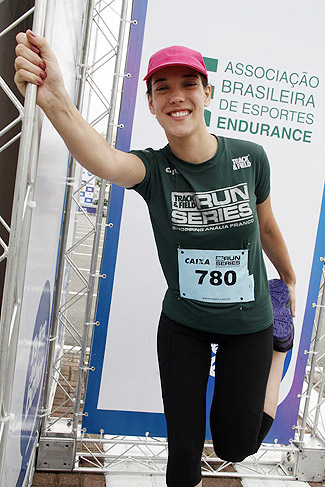 Adriana Birolli participa de corrida em São Paulo