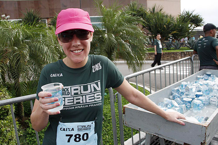 Adriana Birolli participa de corrida em São Paulo